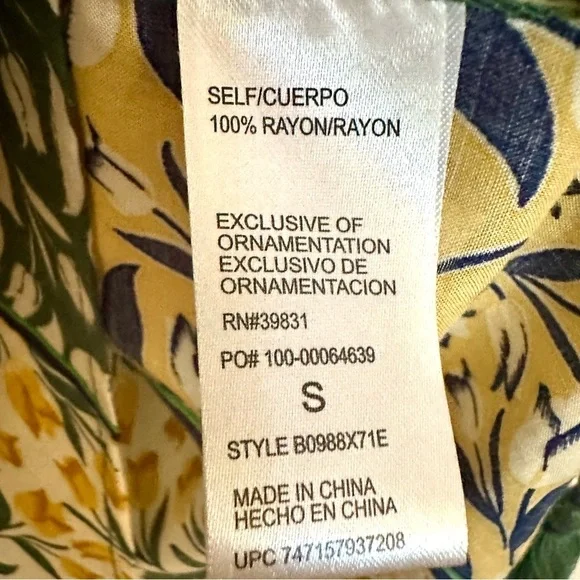 Democracy Floral Short Sleeve Split Hem Top Size Small - Picture 11 of 14